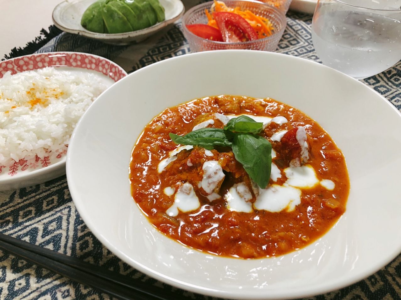 エスビー食品のカレー粉で作る トマトの旨みたっぷり みんな大好きバターチキンカレー すずなのおうちごはん日記